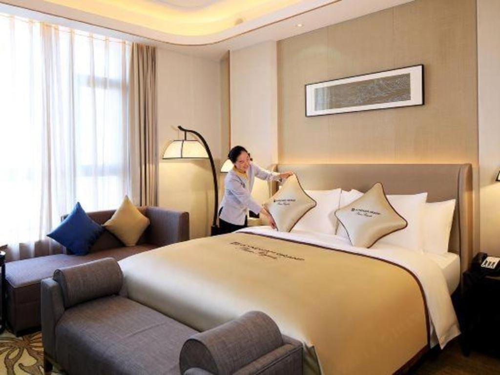 Hotel Wyndham Grand Plaza Royale Huayu Chongqing Esterno foto