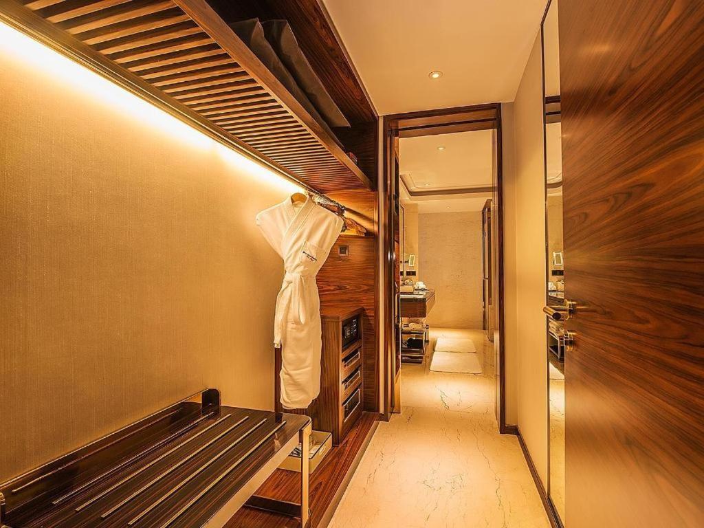 Hotel Wyndham Grand Plaza Royale Huayu Chongqing Esterno foto